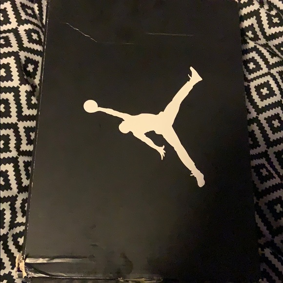 Retro Jordan 11’s (Gammas) - Picture 2 of 8